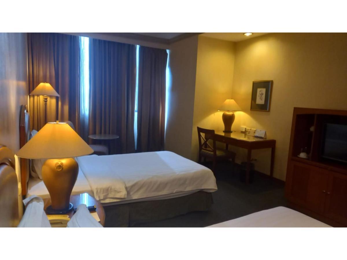 Capital O 914 Makati Palace Hotel Makati City Ngoại thất bức ảnh