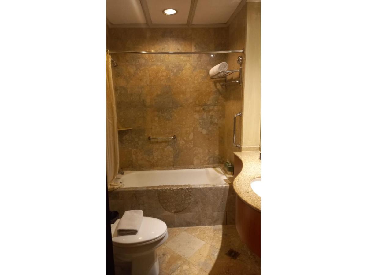 Capital O 914 Makati Palace Hotel Makati City Ngoại thất bức ảnh