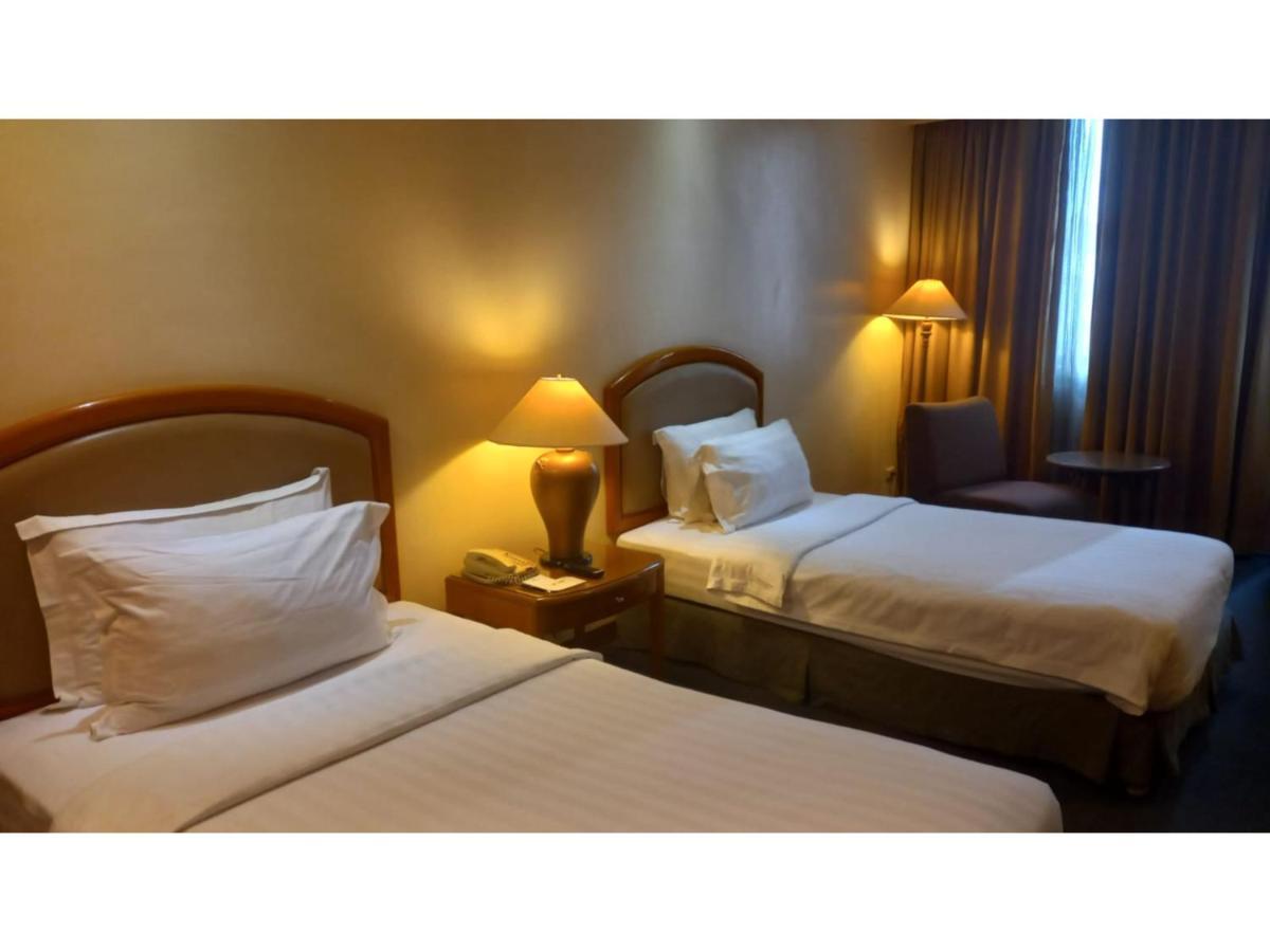 Capital O 914 Makati Palace Hotel Makati City Ngoại thất bức ảnh